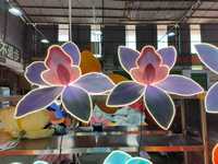 Paarse roze LED lotusbloem hangende decoratie gigantische papieren kunstbloem bruiloft evenement decoratie commerciële bloemendisplay