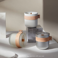 Vente en gros de pots de bougie en céramique verre métal de luxe personnalisés bougie parfumée en cire de soja avec mèche de bougie en bois boîte-cadeau