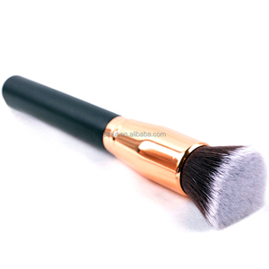 Brocha de <span class=keywords><strong>Maquillaje</strong></span> Vegana con Mango de Madera Negro Mate y Logotipo Personalizado, Brocha Plana para Base de <span class=keywords><strong>Maquillaje</strong></span> con Virola en Oro Rosa o Plata para <span class=keywords><strong>Uso</strong></span> Facial - Product Image 4