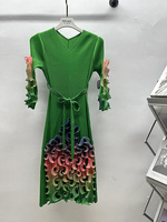 Robe plissée Miyake décontractée grande taille à col en V, nouveau style avec volants, couleur unie, offre ODM en gros