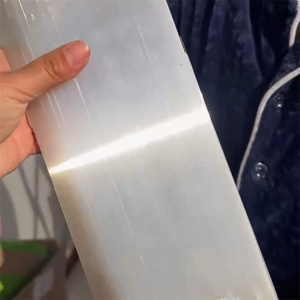 Groothandel Kristal Fabriek Steen Grote Ruwe Onregelmatige Kristal Vrijvormige Gepolijste Seleniet Cudgel voor Genezing Kunst & Verzamelstukken - Product Image 4