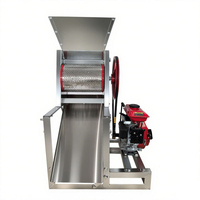 Automatische machine voor het pellen, schillen en ontvellen van verse koffiebonen