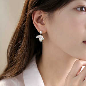 Pendientes de Perlas Naturales WENCHI 1612, Plata S925, Diseño Elegante y Sofisticado - Product Image 2