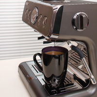 Service de table en grès brossé à la main Sonoma Purple 56 pièces, motif tourbillon peint à la main, vaisselle de luxe pour cuisine, compatible lave-vaisselle, résistant à la chaleur