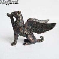Statue de lion antique avec des ailes en fonte de fer, sculpture de table en métal griffon, figurine peinte pour la décoration de la maison