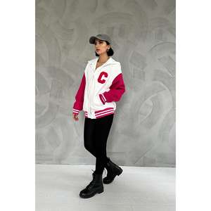Chaqueta Varsity Blanca para Mujer con Capucha Desmontable, Relleno de Poliéster, Tejido de Tela, Color Crudo - Product Image 3