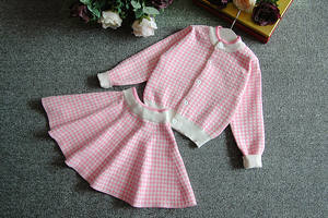 Producto de Moda Otoñal, Conjunto de Ropa para Niñas con Suéter de Punto de Manga Larga y Falda - Product Image 4