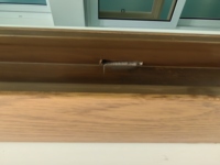 现代垂直滑动单挂乙烯基Upvc窗户热断架，圆形设计双层玻璃，用于别墅应用