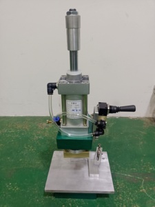 Jabón con logotipo hecho a mano de fábrica profesional con impresora de sello neumático Máquinas para hacer jabón de alta calidad - Product Image 3