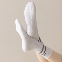 Chaussettes de Pilates personnalisées en coton antidérapantes pour femmes, idéales pour la danse et le ballet en intérieur – Vente en gros