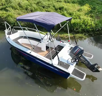 Bateau de pêche en alliage d'aluminium confortable et économique pour 6 à 8 passagers, idéal pour les sports nautiques fluviaux et la navigation, avec coque en PVC et garde-corps soudés.