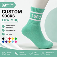 Chaussettes Jacquard à deux bandes avec slogan personnalisé, fabrication directe d'usine, OEM ODM, logo Jacquard personnalisé, correspondance des couleurs Pantone