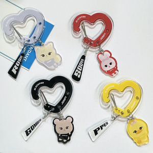 Llavero de PVC y acrílico personalizado con diseño de cadena de montañismo de tres etapas, colgante de dibujos animados, hebilla y accesorios de decoración para bolsos. - Product Image 1