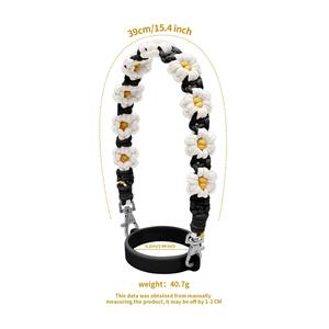 Venta al por mayor, gran oferta: Nueva correa de mano tejida a mano estilo bohemio con margaritas y flores bonitas, con anillo de silicona, para tazas de agua 2025 - Product Image 2