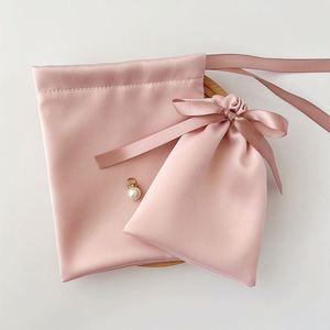 Pochette à cordon en faux satin rose pour bijoux, bague, boucles d'oreilles, sac cadeau pour pièces de monnaie, emballage élégant, léger, portable, logo personnalisé - Product Image 4