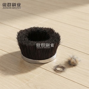 Brosse à fil métallique pour machine de sablage intensif |   Brosse en acier haute densité pour l'élimination de la rouille et de la peinture |   Nettoyage industriel - Product Image 1