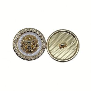 Trench-coat tête de lion de style britannique rétro cousu à la main bouton en métal - Product Image 5