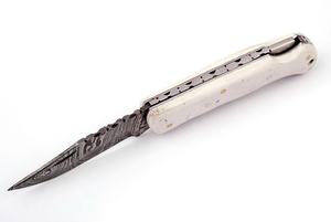 Cuchillo de bolsillo plegable de acero de Damasco personalizado mango de resina, nombre y logotipo personalizados, calidad superior para caza, camping, regalo Ideal - Product Image 3