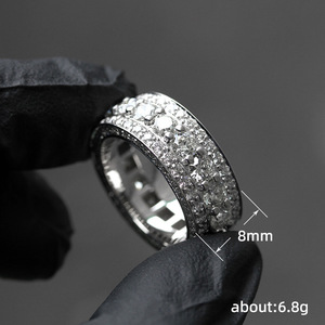 Anello Q069 in Oro Bianco con Diamante Naturale Taglio Brillante Rotondo Colore D, Fascia 18K con Pietre Laterali per Fidanzamento Donna - Product Image 4