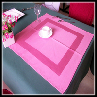 Échantillon gratuit et un service de station pour nappe blanche rectangulaire serviettes de cocktail blanches serviettes de mariage