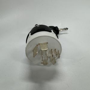 Interruptor de Encendido de 10 Pines con <span class=keywords><strong>2</strong></span> Llaves 701/80184 85804674 01182528 para Motor IH BFM1013 F2L2011 743 844 745S - Product Image 2