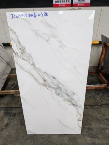 Piastrelle in marmo Porcelanato lucide <span class=keywords><strong>per</strong></span> pavimenti in porcellana 600x1200mm <span class=keywords><strong>per</strong></span> piastrelle bianche <span class=keywords><strong>per</strong></span> pavimenti Carrara <span class=keywords><strong>per</strong></span> <span class=keywords><strong>pareti</strong></span> interne - Product Image 6
