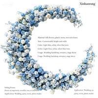 Betterlove Blauer Mond Metall-Blumenbogen Künstliche Rosen Hochzeits-Hintergrunddekoration für Weihnachten Abschlussfeier Schleierkraut Blumenmond
