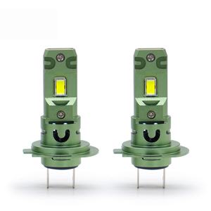 Vente en gros de phares LED H4 en aluminium haute puissance, étanches IP68, 12V 40W 20000lm 6000K Canbus pour voiture universelle - Product Image 1