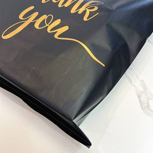 Bolsas con asa troqueladas Impresión personalizada Bolsas de compras de plástico reciclables plegables negras impermeables para uso en exposiciones de supermercados - Product Image 3