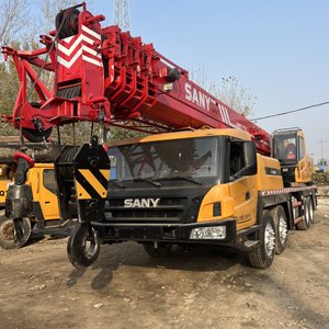 Grue mobile hydraulique SANY STC500 d'occasion 2023, 50 tonnes, hauteur de levage 40m, faible nombre d'heures de travail, état impeccable - Product Image 2
