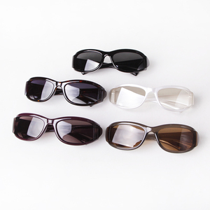 Gafas <span class=keywords><strong>de</strong></span> <span class=keywords><strong>Sol</strong></span> Envolventes <span class=keywords><strong>de</strong></span> Moda 24126, Estilo Vintage Oscuro Y2K 2026, para Hombre y Mujer, para Deportes al Aire Libre - Product Image 2