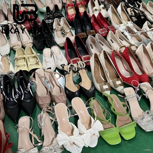 S15 Meilleure Vente en Gros Chaussures d'Occasion pour Femmes Talons Mixtes Tendance de Seconde Main en Balle - Product Image 1