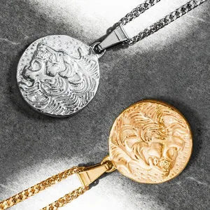 Wasserdichter Schmuck 18 Karat Gold trüben frei Judah Lion Halskette Männer Edelstahl Mythologie Griechische Münze Medusa Gorgon Halskette