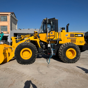 Chargeur sur pneus avant Komatsu WA380 de haute qualité de 3 tonnes utilisé avec pompe à moteur - Product Image 1