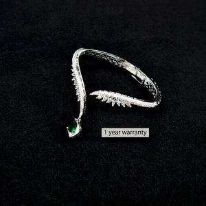 Bracelet manchette en zircone cubique 12072, bracelet en pierre rouge, bracelet plaqué rhodium, bracelet en laiton avec zircone cubique, bijoux pour femme, idéal pour les soirées - Product Image 1