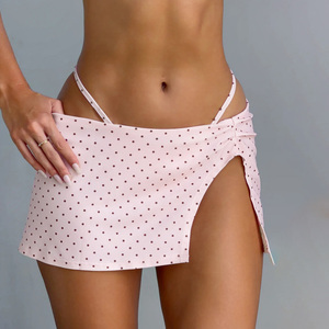 Conjunto de Bikini Rosa con Puntos para Mujer, Top Halter, Minifalda con Abertura y Tanga, para Vacaciones en la Playa, Fiesta en la Piscina, Nuevo Estilo 2026 - Product Image 4