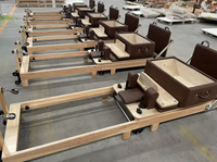 Reformer Pilates pliable en bois d’érable avec pieds réglables Machine de fitness professionnelle pour studio et maison