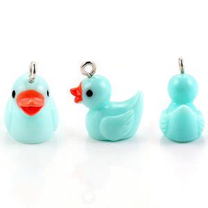 Mini estatua de pato de animales de colores, estatua de pastos pequeños, Micro artesanía, adorno artesanal, dijes, colgante para joyería, accesorios para pendientes - Product Image 3