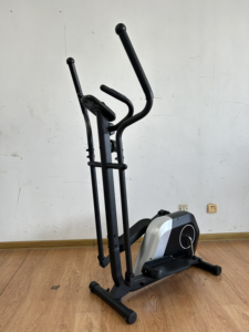 Bicicleta Elíptica Magnética de 14 Niveles para Gimnasio en Casa, con Pantalla LCD y Volante de Inercia Bidireccional de 3 kg - Product Image 2