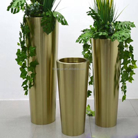 Pot de fleurs d'intérieur en acier inoxydable extra large vase de sol doré géant doré pour décoration d'hôtel et jardinières