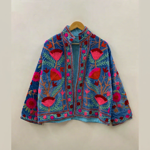 Chaqueta de terciopelo azul real de lujo para mujer, bordada a mano con estilo floral tradicional, estilo bolero abierto para invierno. - Product Image 1