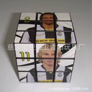 Cubo de Rubik Personalizado de Club de Fútbol 3x3, Ecológico, Rotación Manual, Juguete Promocional - Product Image 1