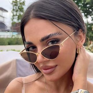 Gafas de Sol Personalizadas con Logotipo, Estilo Vintage 2025, Montura Metálica Pequeña para Hombre, Protección UV400, Gafas de Sol de Ojo de Gato de Aleación para Mujer - Product Image 2