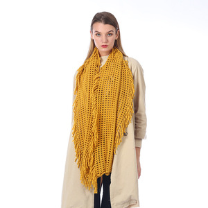 Vente en gros Écharpe d'hiver unisexe à frange et à pompon pour femmes, <span class=keywords><strong>tricot</strong></span> confortable, câble, boucle infini-Couleur unie - Product Image 2