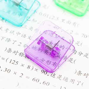 <span class=keywords><strong>Clips</strong></span> de reliure en plastique acrylique colorés avec impression de logo personnalisé, prêts à être expédiés, forme carrée, notes adhésives, clip adhésif d'angle - Product Image 6