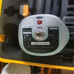 جهاز استقبال <span class=keywords><strong>GPS</strong></span> متعدد الترددات MR4010 بـ 1408 قناة، مقاوم للماء IP68، معدات قياس <span class=keywords><strong>GNSS</strong></span> <span class=keywords><strong>RTK</strong></span> للمسح الأرضي - Product Image 3