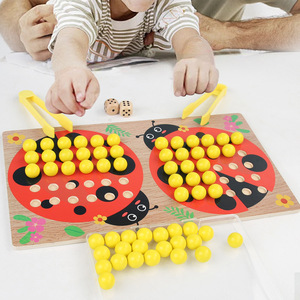 Perles pince <span class=keywords><strong>en</strong></span> <span class=keywords><strong>bois</strong></span> Montessori personnalisées pour enfants coccinelle jeu de société éducatif correspondant Interaction jouets de combat pour les enfants - Product Image 4
