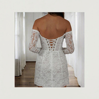 Robe de mariée courte sans bretelles en satin coupe trapèze grande taille avec dentelle
