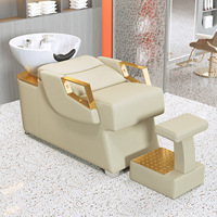 Kursi Salon Kecantikan Mewah Modern Berbingkai Kayu Kulit dengan Wastafel Keramik Hitam dan Desain Ergonomis