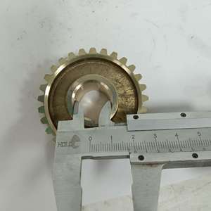 قطع غيار علبة التروس البرونزية UM 26*9 لجزازة العشب - خدمة OEM مع ضمان لمدة سنة واحدة - Product Image 4